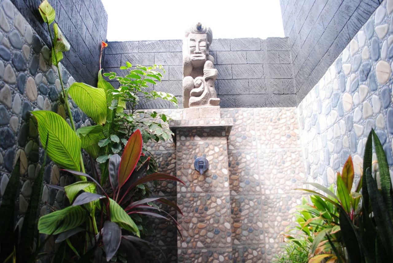 Tiara Homestay Pemuteran Exteriör bild